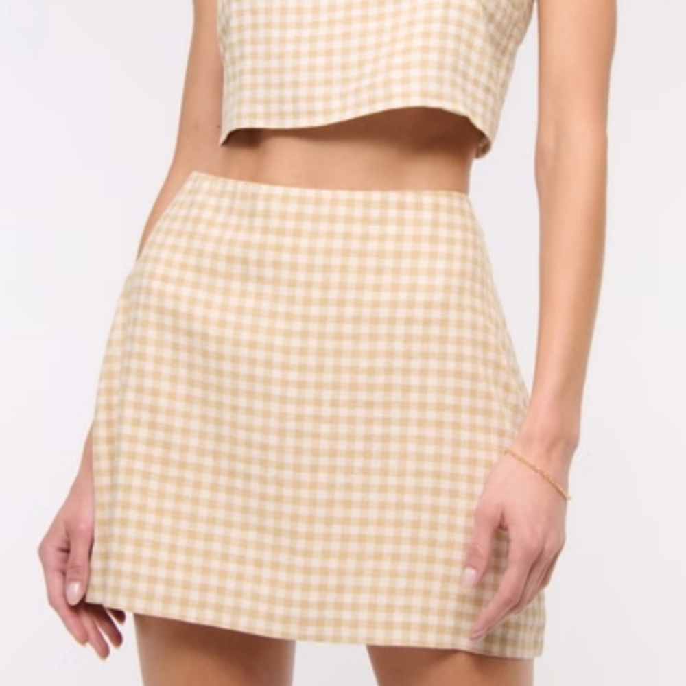 A&F Scarlett Curve Love Linen-Blend Mini Skort